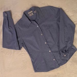 GAP woman’s buttoned down pleated shirt